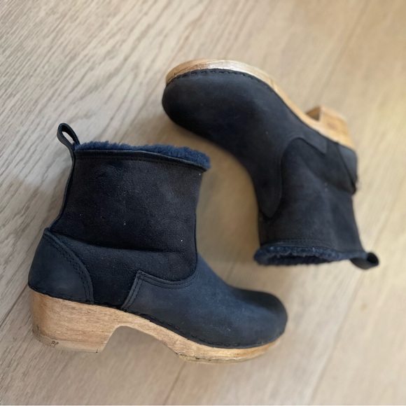 Store No.6 Shearling boots - Picture 1 of 9